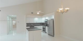 518 NE 48th St Gallery 14