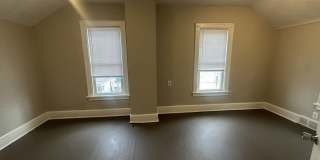3 Bedroom West Side House Gallery 10