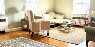 Huge 2 Bed in Brookline! 9w Parking for Rent! Gallery 8