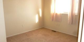 Cute & Clean 3 bedroom Townhome in the Heights Gallery 8