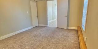 Move-In Special: One months Free Rent!! | Updated Condo in the Highlands!! Gallery 6