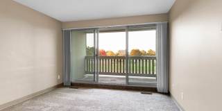 Large 1 & 2 Bedrooms available, PET FRIENDLY! Gallery 41