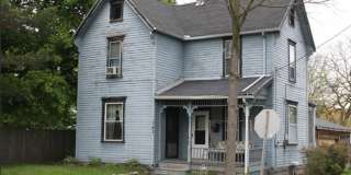 Coming soon-Freshly updated, large garage/small yard Gallery 1