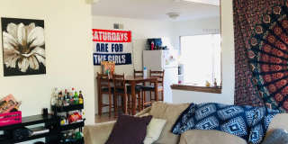 6 Bedroom 3 Bath- Large rooms, AC Gallery 7