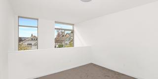 Exceptional 3 bdrm+office Modern Townhome Gallery 8