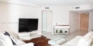 16445 Collins Ave Gallery 1