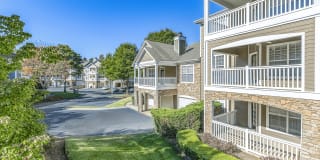 Affordable Housing - Elan at Mallard Creek Apartment Homes Gallery 2