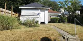Great 2 bed 1 bath with backyard retreat and detached garage, near WPAFB, Sinclair Gallery 16