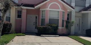 Beautiful 3 BD / 2.5 BA Townhome Gallery 1