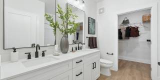 Alton LakeHouse Gallery 21