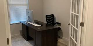Spacious 4BR House in Charlotte Gallery 8