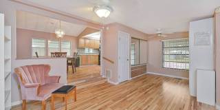 NOW AVAILABLE - 1/1 Manufactured Home in Estero! Gallery 8