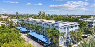 Bermuda Cay Gallery 33