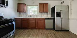 2 Bedroom Home, Fenced in Backyard + Garage! Available soon! Gallery 1
