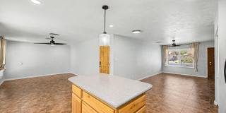 3 bed/2 bath Mesa home with a pool Gallery 15