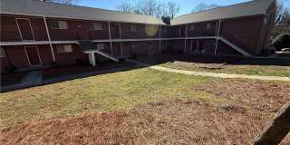 1608 W Northwest Boulevard Gallery 1