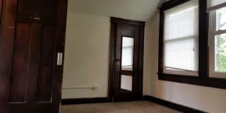 ***AUGUST 2027*** 5 Bed 3 Bath House Downtown Gallery 7