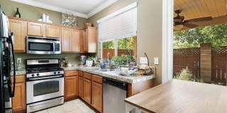 3 BED 2.5 BATH TOWNHOME IN THE VILLAGES OF SHASTA VIEW GARDENS Gallery 8
