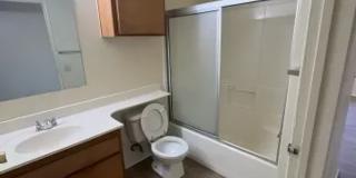 Charming Downstairs 1 Bedroom, 1 Bathroom Apartment in a Quiet Community Gallery 9