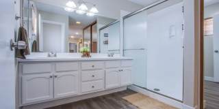Spacious, Stylish, and Fully Furnished – Luxury 5-Bedroom Home in Henderson Gallery 25
