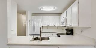 Beautiful 2-Bedroom Condo with a Garage! Gallery 10