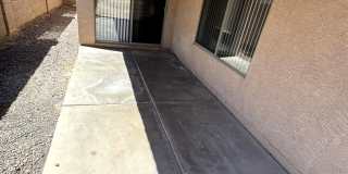 Beautiful Remodeled 3 bed, 2 bath home in convenient El Mirage neighborhood! Gallery 22