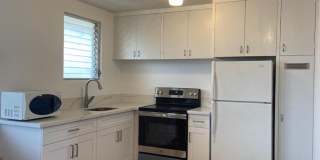 2 Bedroom/1 Bath Highly Desirable Unit by UH Manoa Gallery 1