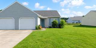 Charming 2-Bedroom, 2-Bath Duplex with Garage Charming 2-Bedroom, 2-Bath Duplex with Garage Gallery 1