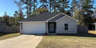196 Twisted Oaks Gallery 1