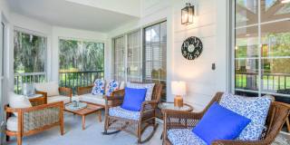 Luxury 4-bedroom - 4 bath with garage Gallery 31