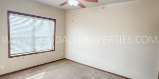 Rent Special: 2-Bedroom, 2-Bath Condo in Ankeny with Detached Garage! Gallery 8