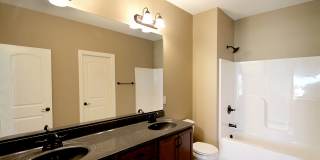 Cascade Falls Townhomes at Prairie Trail Gallery 20