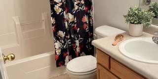 Townhome -2 bed 2.5 bath + bonus area Gallery 32