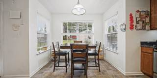 LARGE 4 BEDROOM HOME NEAR MILITARY BASE AND BAY Gallery 10