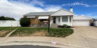4 Bedroom 2 Bath 2 Car Garage Home- Dog Friendly and RV parking. Gallery 1