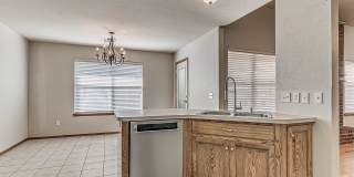 4 Bed | 2 Bath + Edmond Schools + North Hampton Addition Gallery 16
