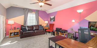 Spacious Home with Hot Tub, Fenced Yard and Solar Power Gallery 45