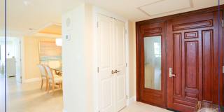 **PARK SHORE BEAUTY WALK TO VENETIAN VILLAGE ** ESPLANADE** NICE AMENITIES ** 2 BEDROOM CONDO ON THE BEACH ** Gallery 33