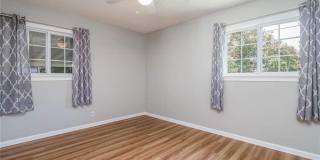 1210 E Oakmont Gallery 12