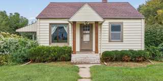 Charming 2-Bedroom Home with Fenced Yard & Updated Kitchen Gallery 1