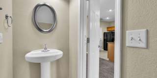 Charming 3-Bed Townhome in Prime Richmond Hill Location! Gallery 23