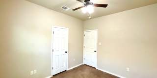*MOVE IN SPECIAL* High Ceilings, Fenced Yard & 2-Car Garage – New Braunfels Living! Gallery 21