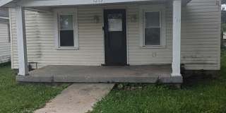 For Rent: 1213 W 17th St. 2 bedroom 1 bathroom Home! Nice porch! Nice back yard! New flooring! Washer & dryer hookups! Gallery 10