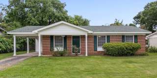 Charming 3-Bedroom Home with Fenced Yard – Convenient Location! Gallery 1