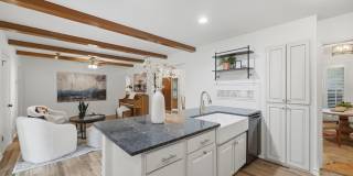 4 Bedroom with a Pool in Helotes! Gallery 21