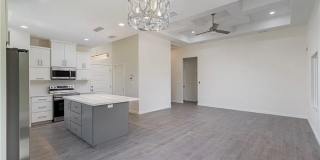 1424 West Franklin Avenue Gallery 1