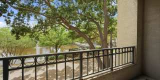 Spacious 1BR/1BA Harbour Island Condo with 2 Car Garage in Gated Island Place Gallery 23