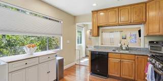 Beautiful Spacious 3-bedroom 2-Bath in Oakland! Gallery 7