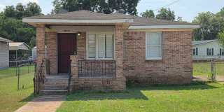 Comfortable & Spacious 3-Bedroom Home Ready for You! Gallery 1