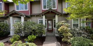 10250 NE Snoqualmie Street ~ Spacious Townhome Gallery 1